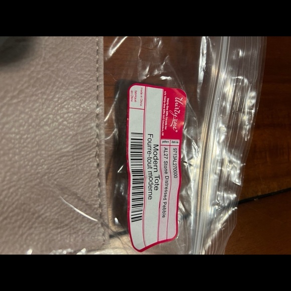 Thirty One Modern Tote! NWT! Monogrammed with initial S! - Picture 5 of 5